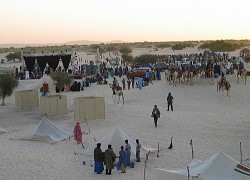 Festival v poušti, Essakane, Mali. Foto : Sean Barlow.